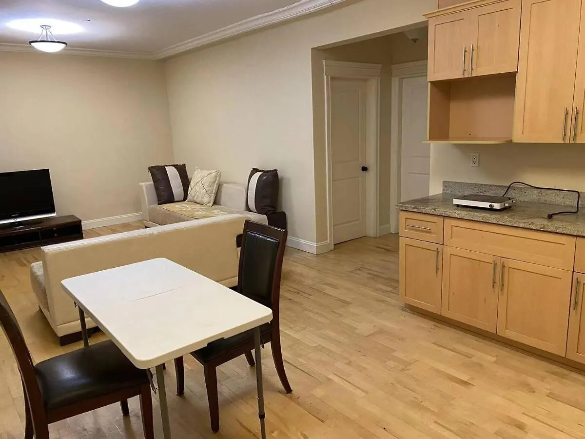 Spacious & Cozy 2 Bd Suite In Heart Of Vancouver 0*,  Canada